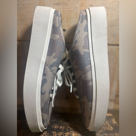 Dolce Vita Clear Slip On Camo Sneakers - Picture 5 of 10